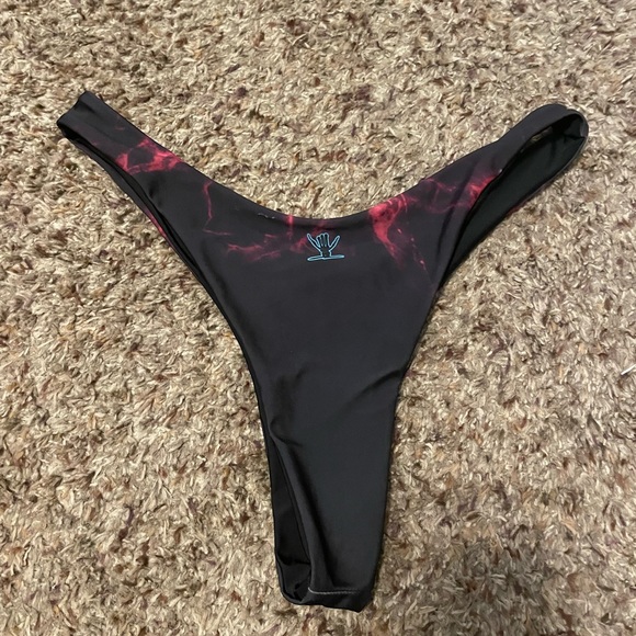 Shreddy bathing suit bottoms - Picture 2 of 2